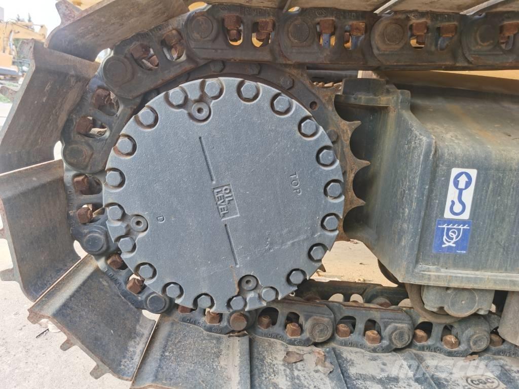 Komatsu PC 220-7 حفارات زحافة