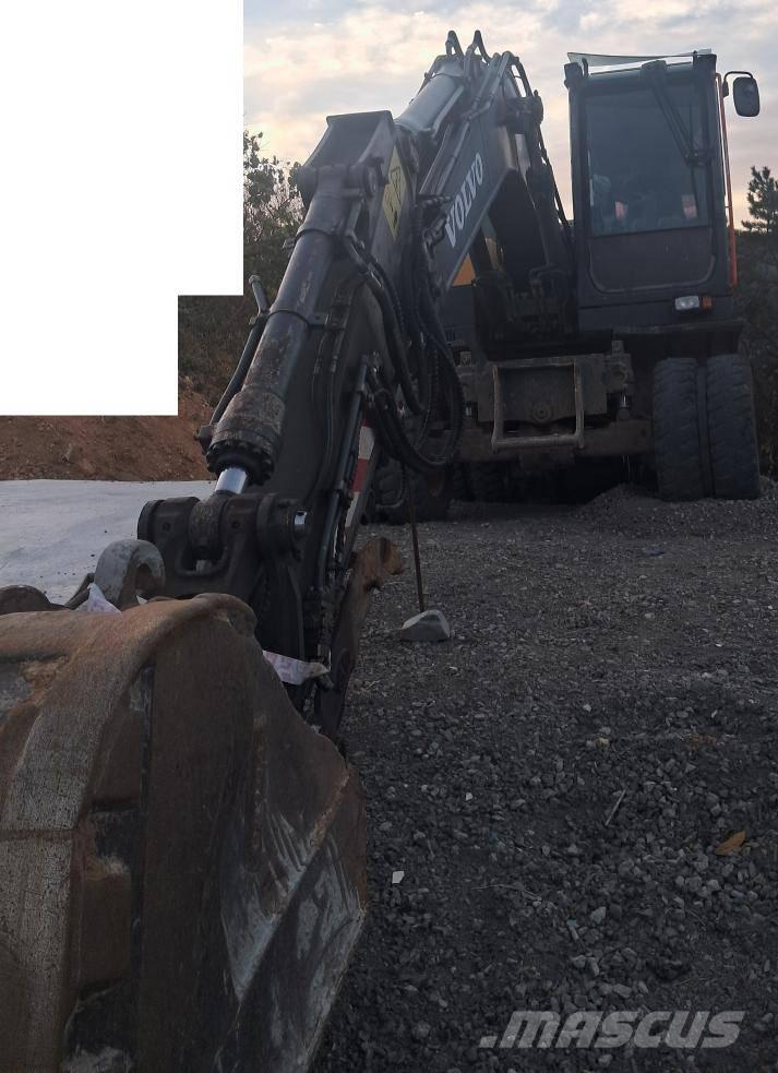 Volvo EW140E حفارات بعجل