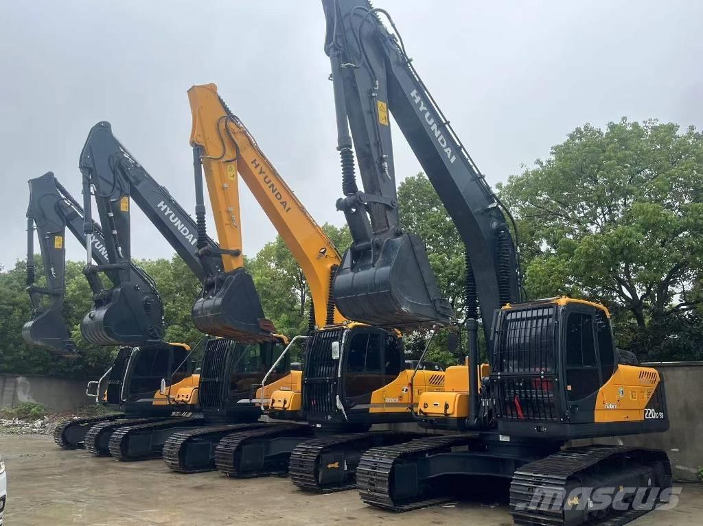 Komatsu PC 240 LC حفارات زحافة