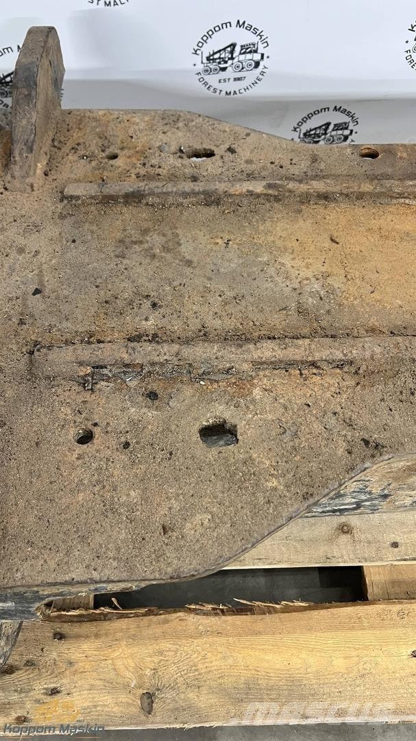 Komatsu 845 مكونات أخرى