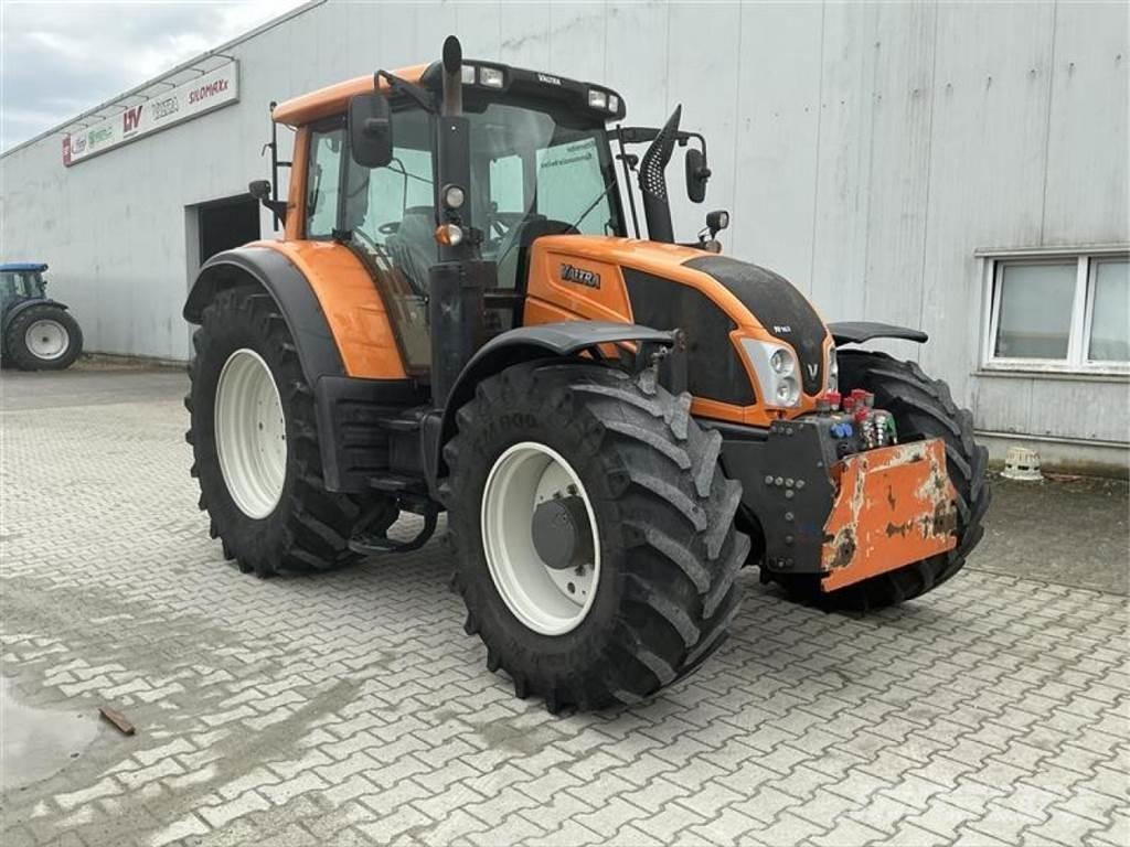 Valtra N 163 D الجرارات