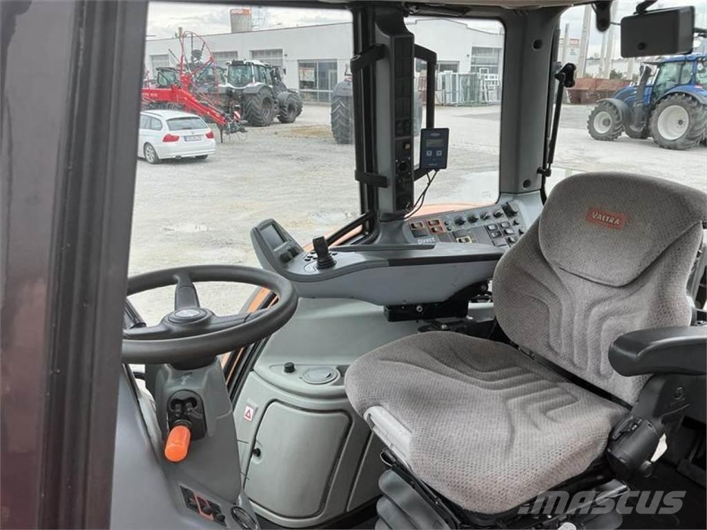 Valtra N 163 D الجرارات