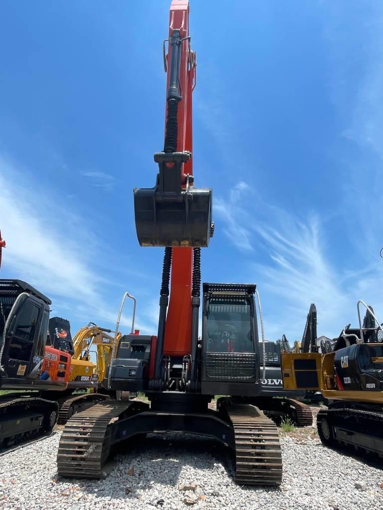 Hitachi ZX 240 حفارات زحافة