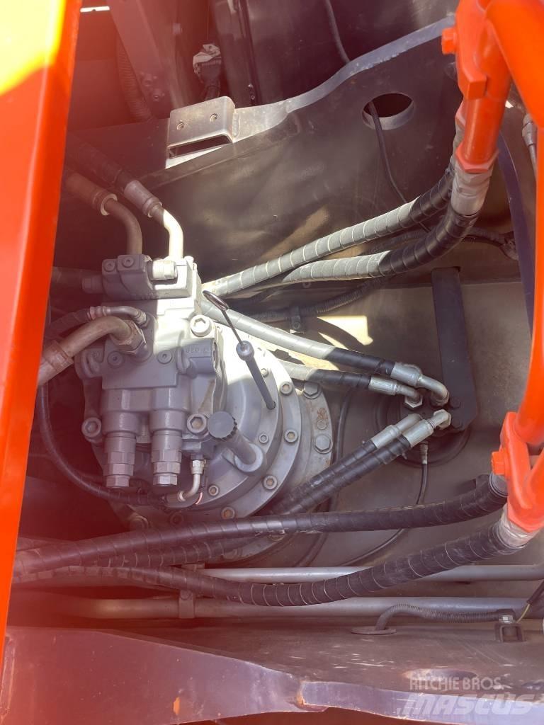 Hitachi ZX 240 حفارات زحافة