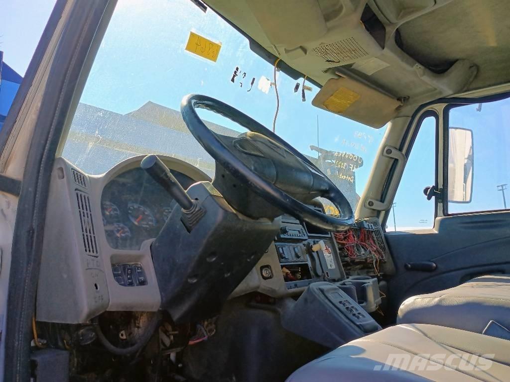 International 7400 شاحنات المخلفات