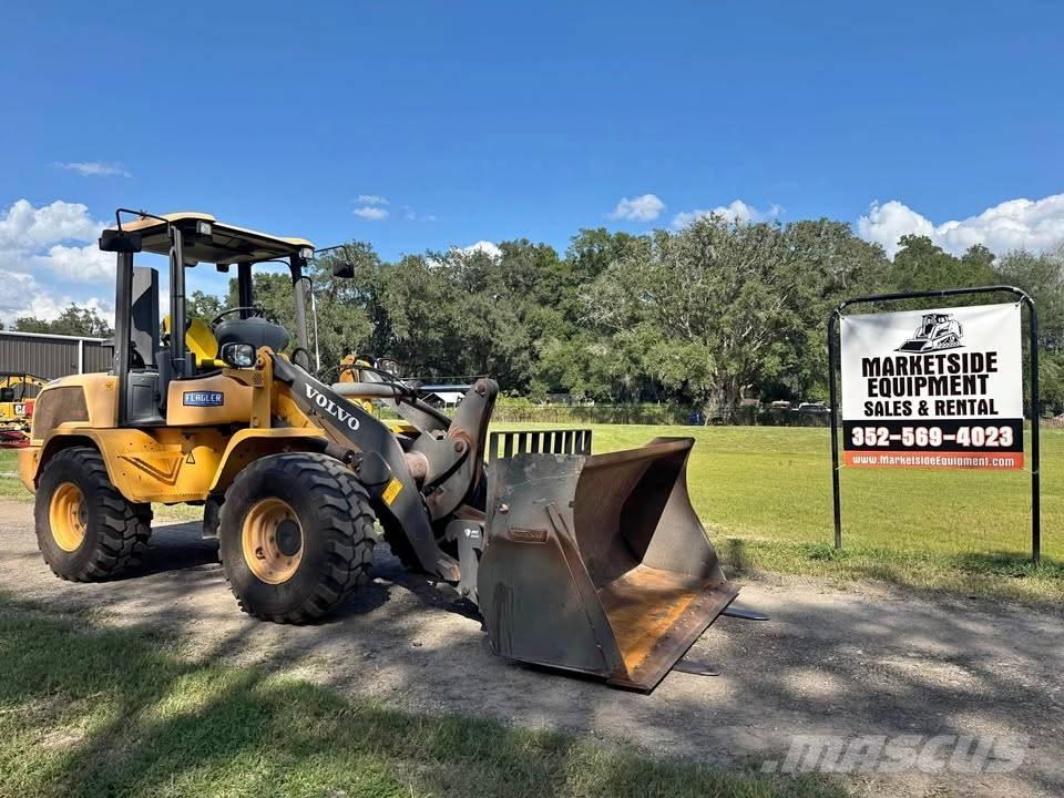 Volvo L 30 G لوادر بعجل