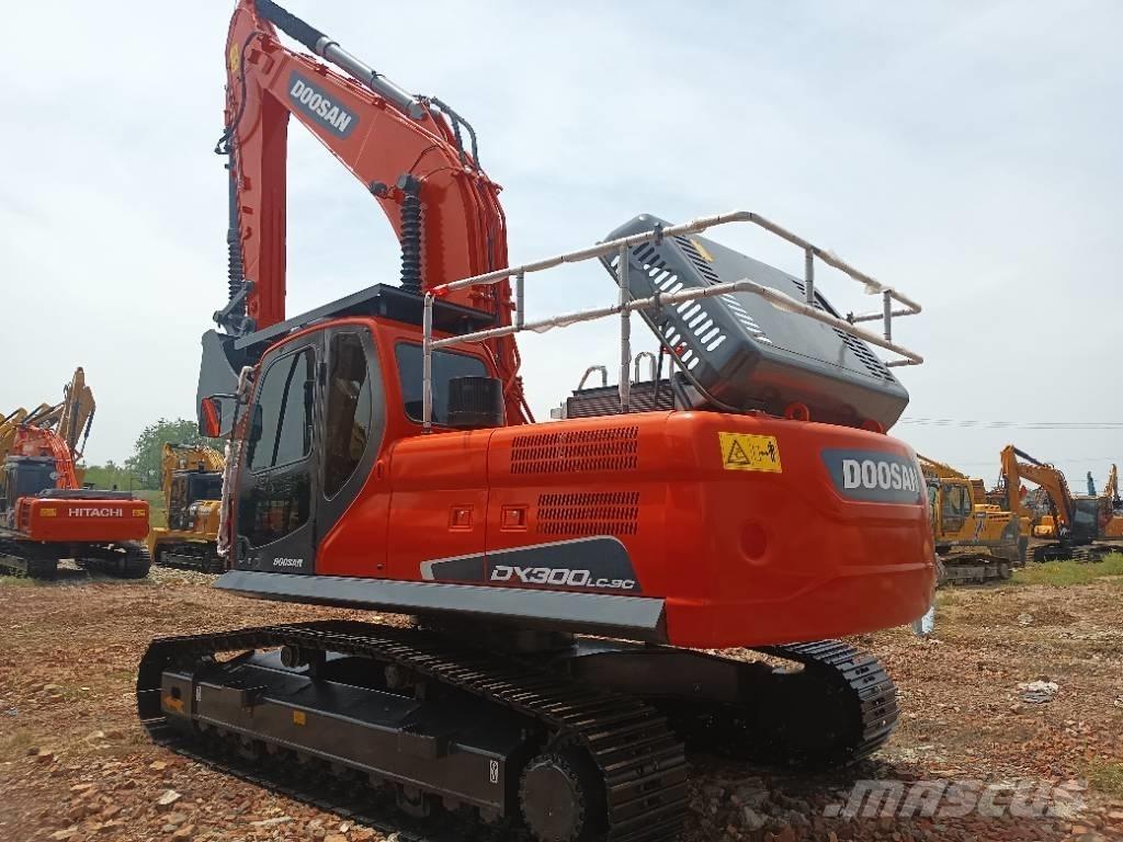 Doosan DX 300 حفارات زحافة
