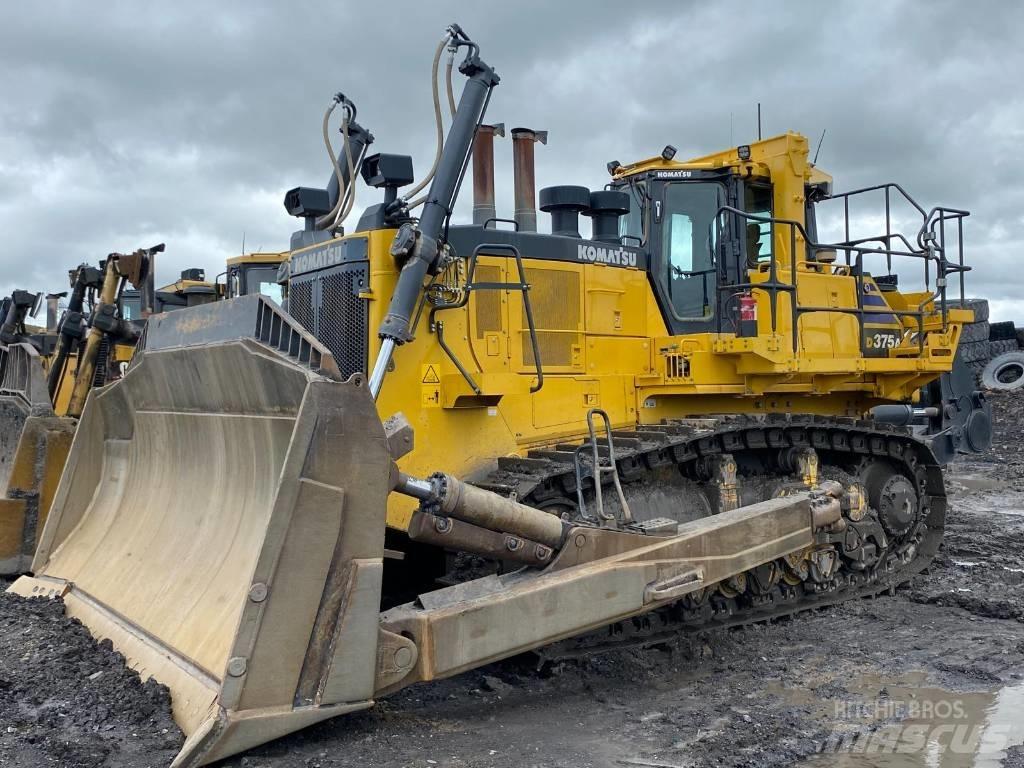 Komatsu D 375 A-8 بلدوزرات مجنزرة