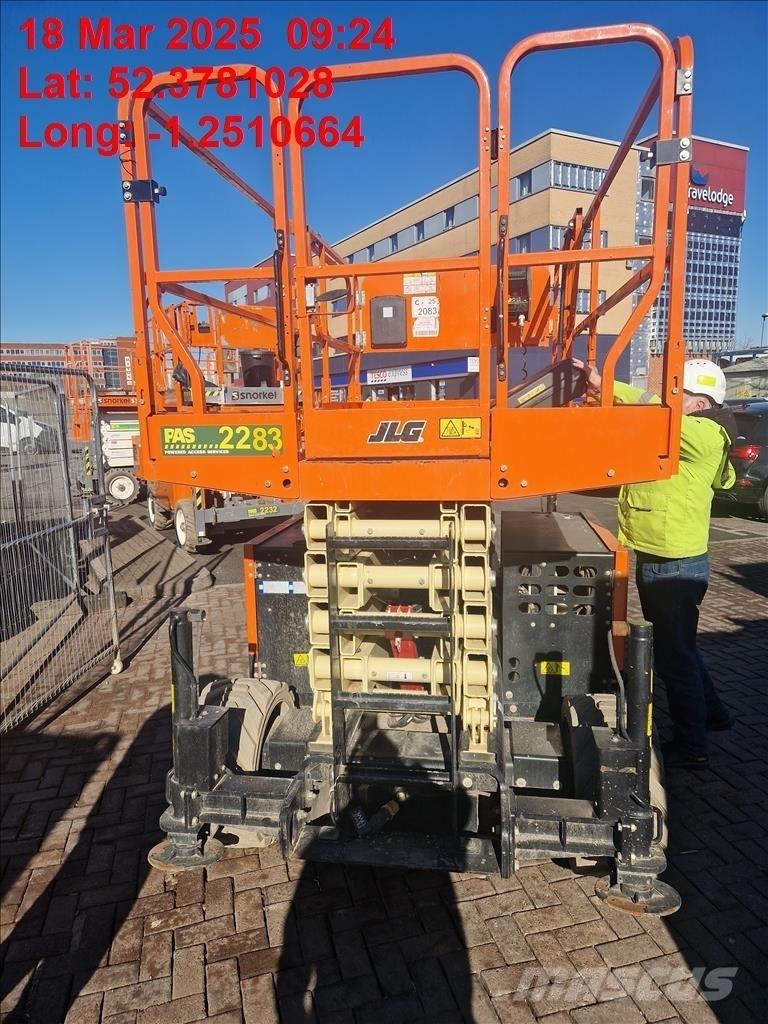 JLG ERT 4769 رافعات مقصية الشكل