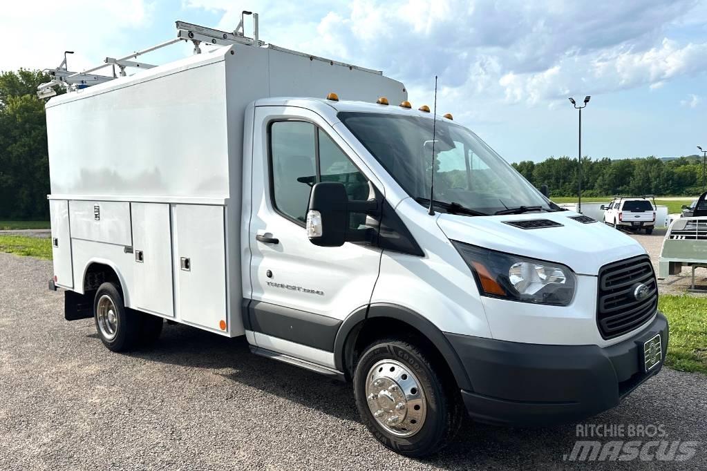 Ford Transit 350 شاحنات خفيفة/مفصلية الجوانب