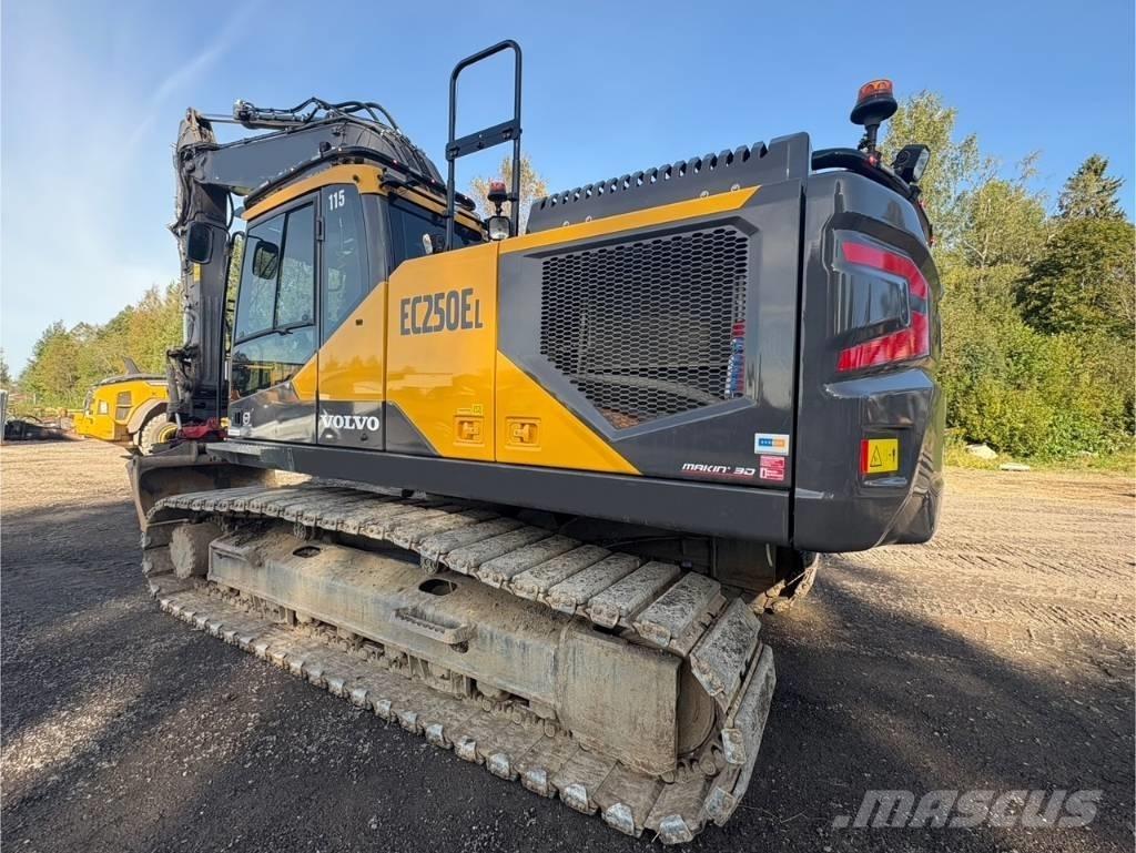 Volvo EC250 EL حفارات زحافة