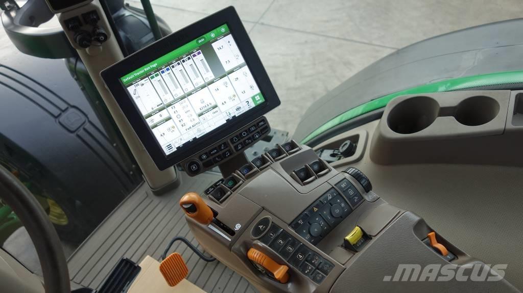 John Deere 8370 R الجرارات