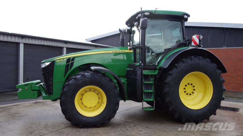 John Deere 8370 R الجرارات