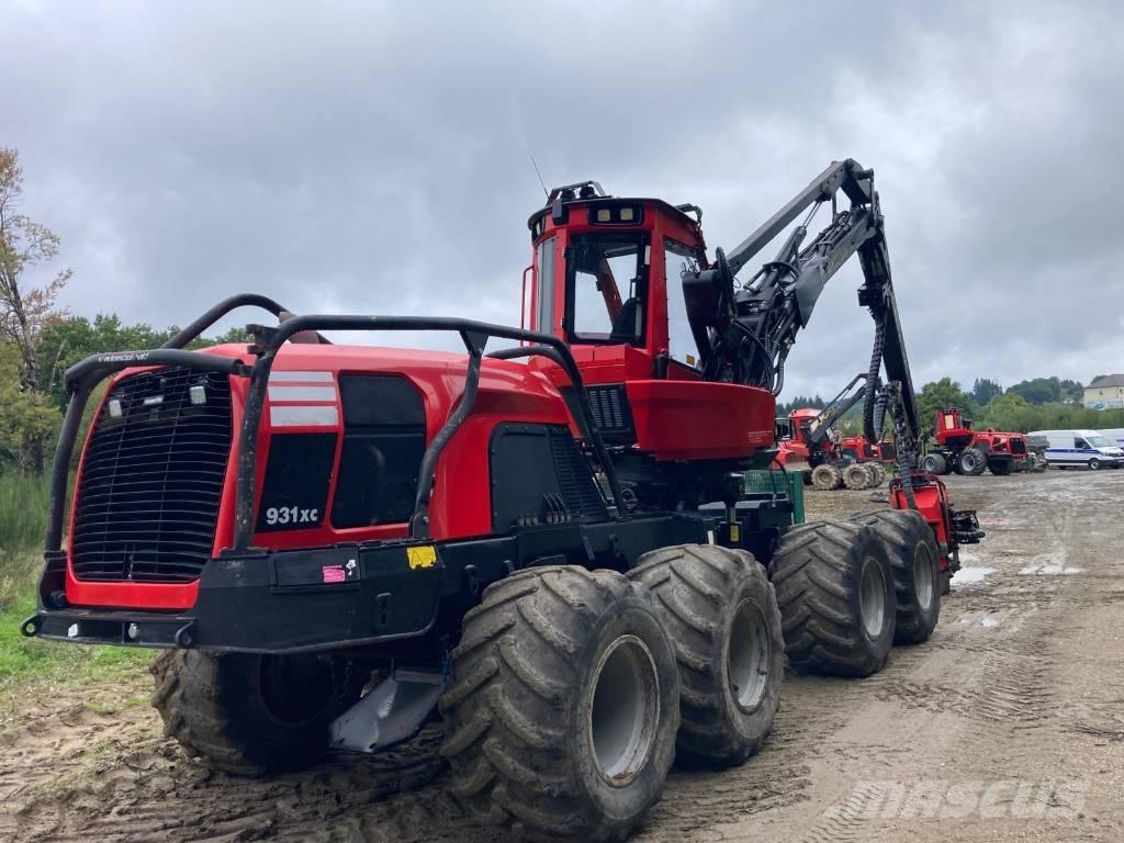 Komatsu 931 XC حصادات