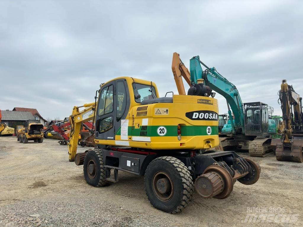 Doosan DX 160 WR حفارات بعجل