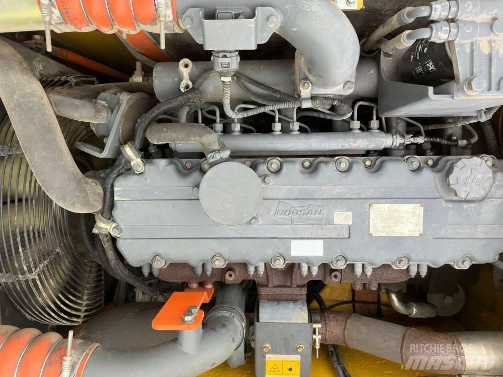 Doosan DX 160 WR حفارات بعجل