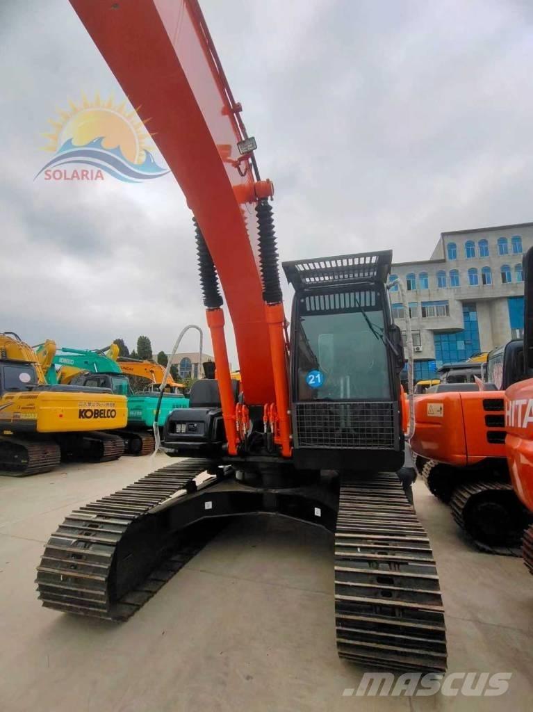 Hitachi ZX 200 حفارات زحافة
