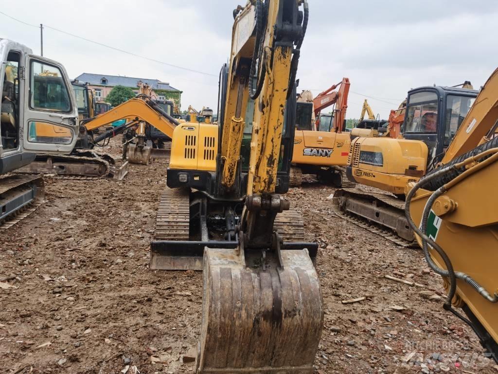 Hyundai R60 حفارات زحافة
