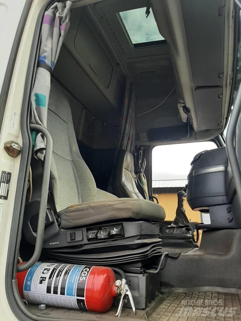 Volvo FH 12 شاحنات بغطاء جانبي