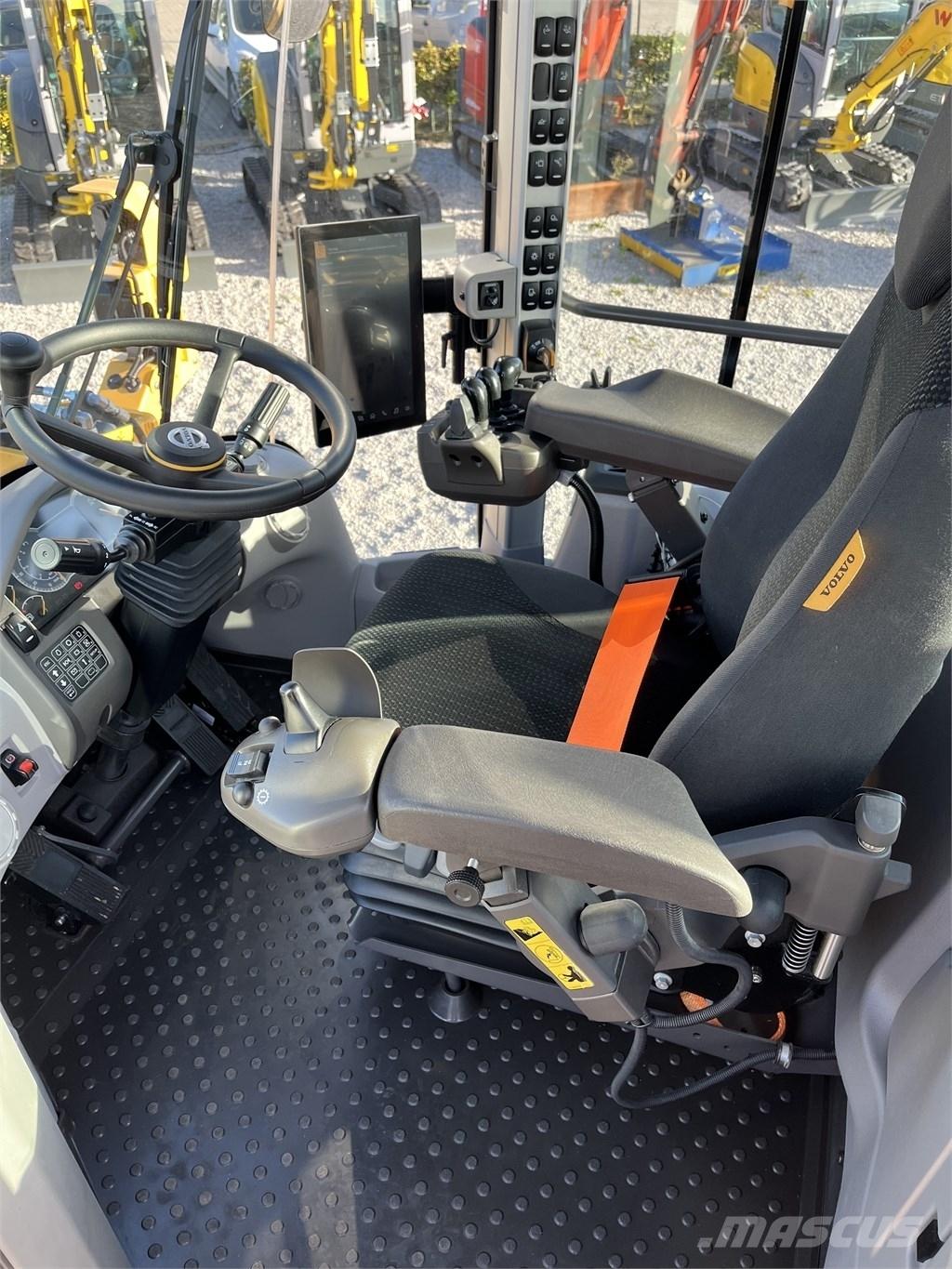 Volvo L 70 H لوادر بعجل