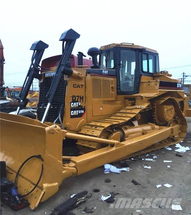 CAT D7H بلدوزرات مجنزرة