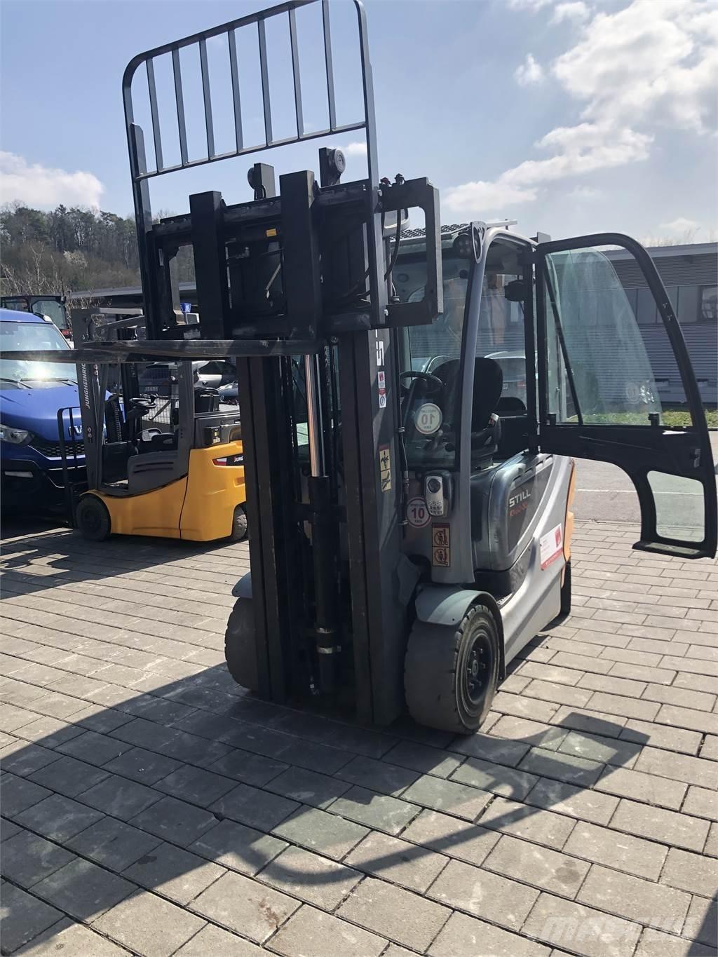Still RX60-30 شاحنات ذات رافعات شوكية تعمل بالكهرباء