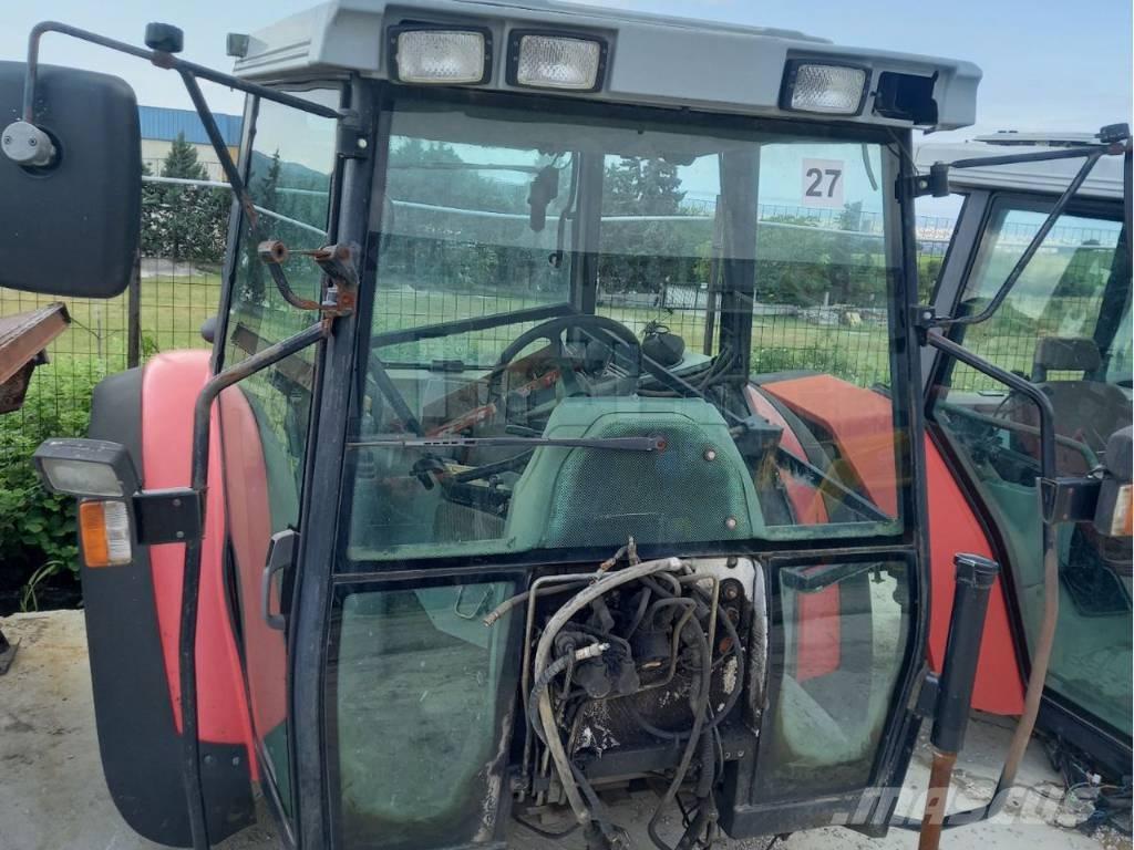 Massey Ferguson 8210 كابينة والداخلية