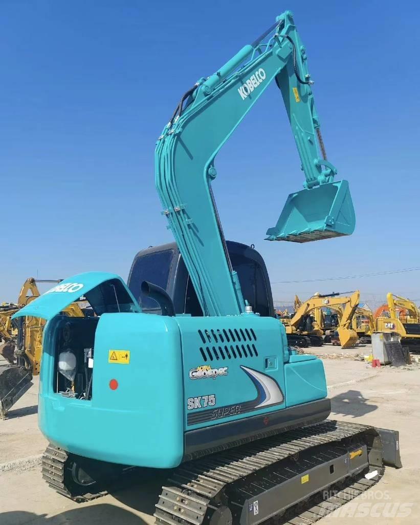 Kobelco SK 75 حفارات زحافة