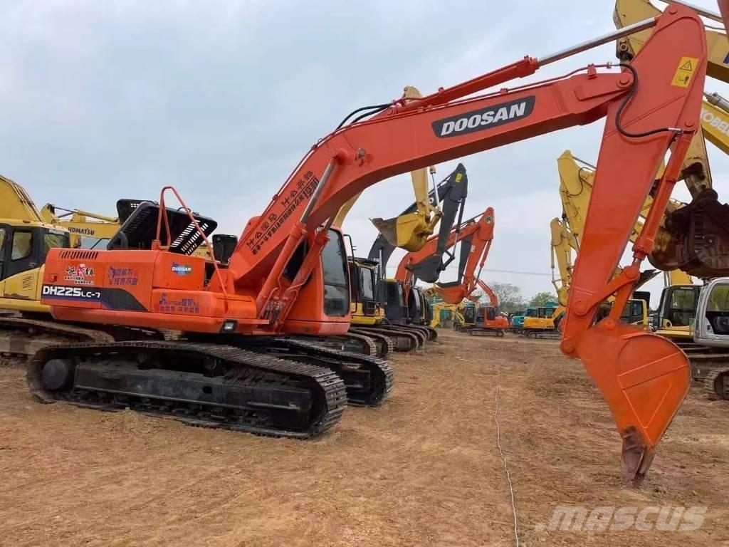 Doosan 225-7 حفارات زحافة