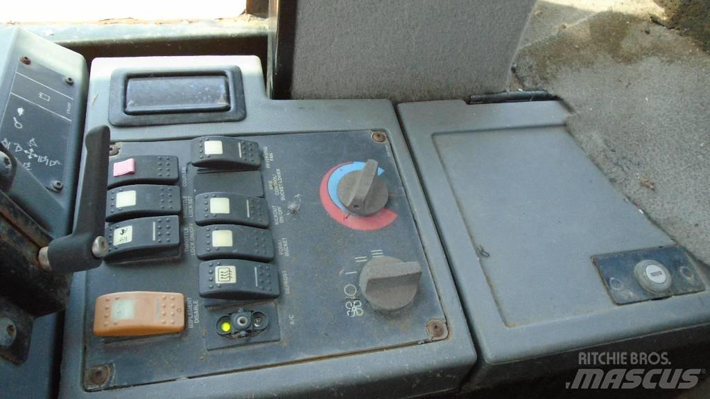 CAT 924 G HL لوادر بعجل