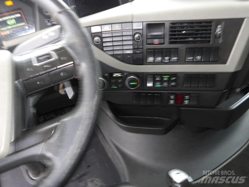 Volvo FH 540 8x4 شاحنات الرافعات الخطافية