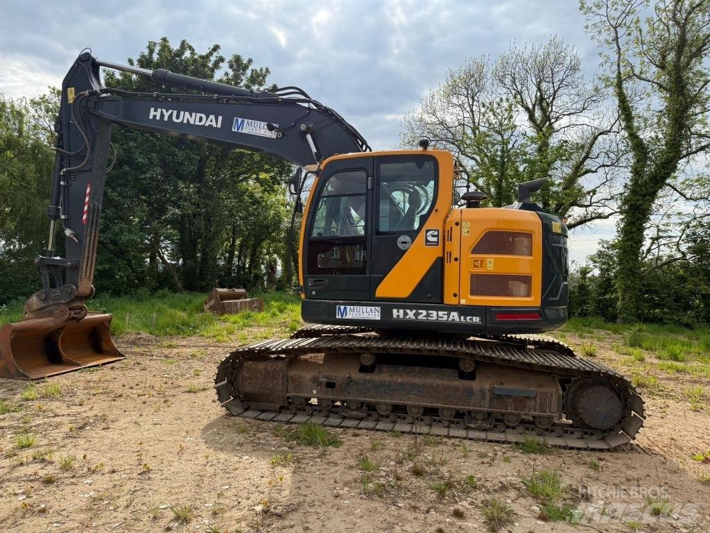 Hyundai HX235 A LCR حفارات زحافة