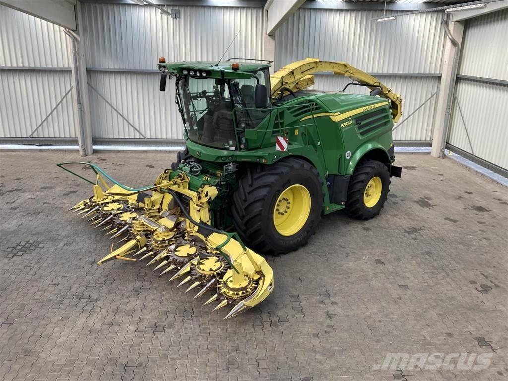 John Deere 8300 علافات ذاتية الدفع
