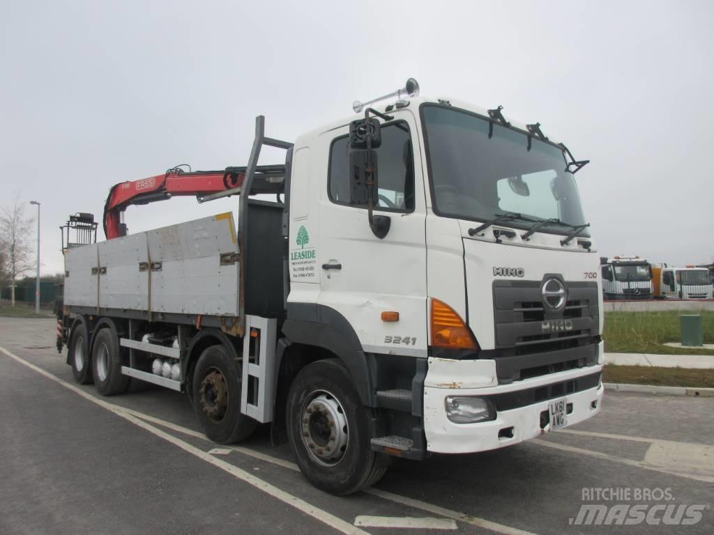 Hino 700 شاحنات الرافعات