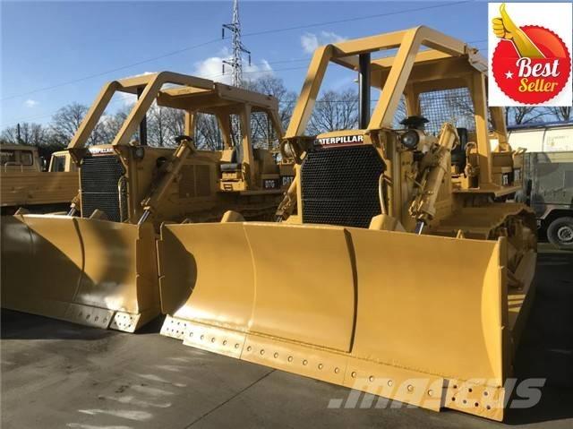 CAT D 7 G بلدوزرات مجنزرة