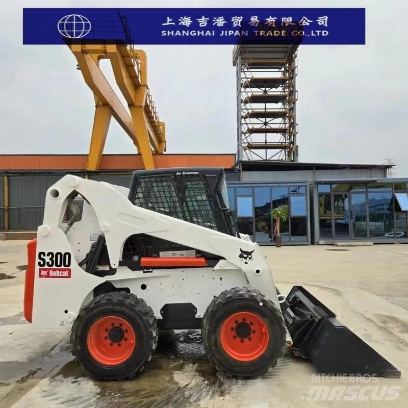 Bobcat s 300 لوادر انزلاقية التوجيه