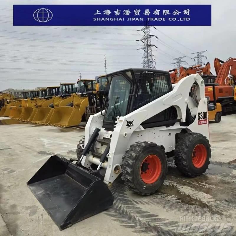 Bobcat s 300 لوادر انزلاقية التوجيه