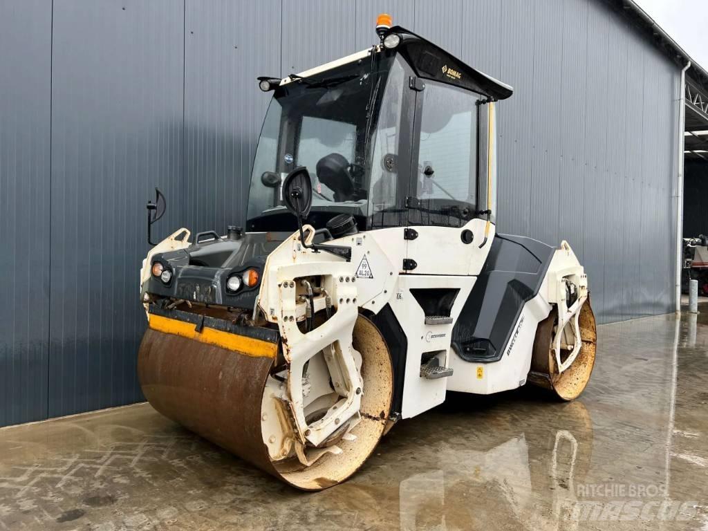 Bomag BW151AD-5 مداحل ثنائية الاسطوانة