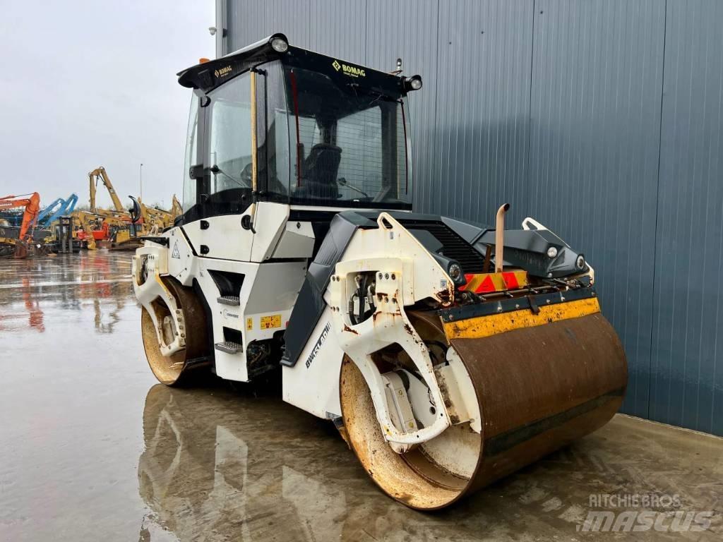 Bomag BW151AD-5 مداحل ثنائية الاسطوانة