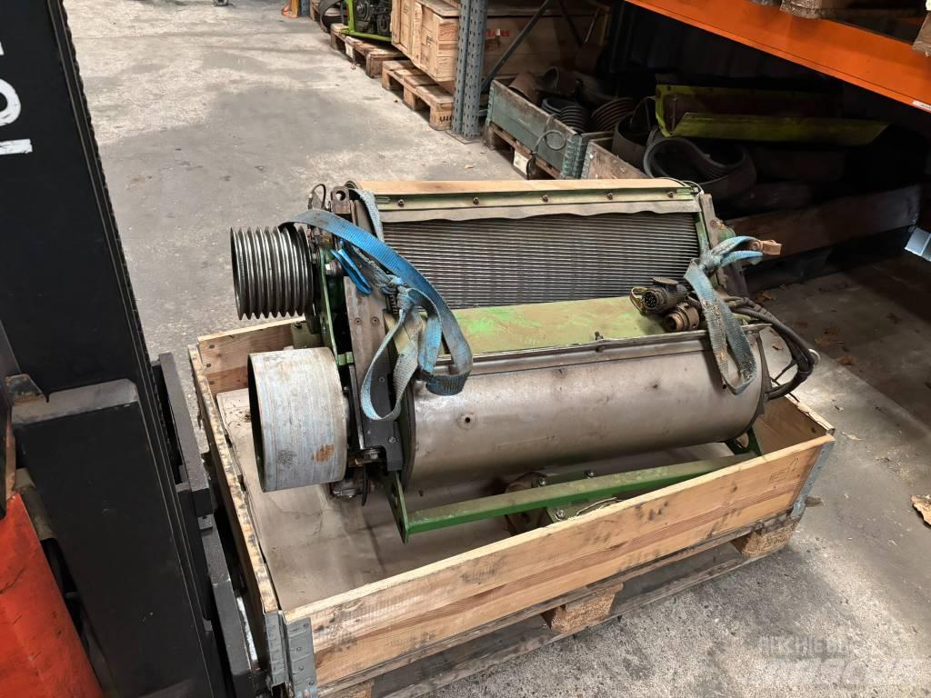 Krone BIG X 780 علافات ذاتية الدفع
