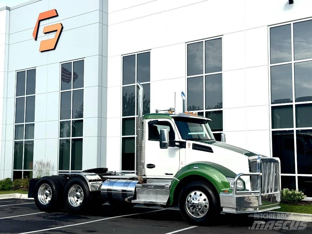 Kenworth T 880 وحدات الجر