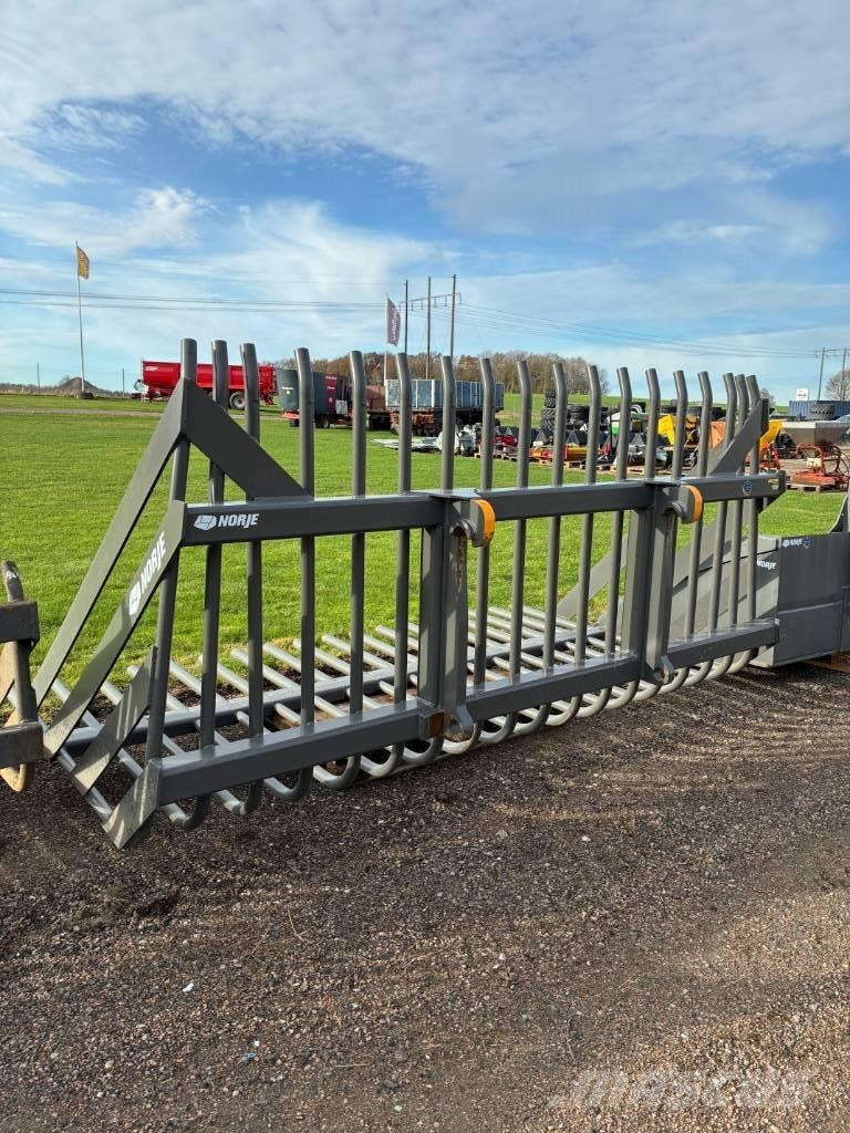 Norje Ensilagegrep ماكينات زراعية أخرى