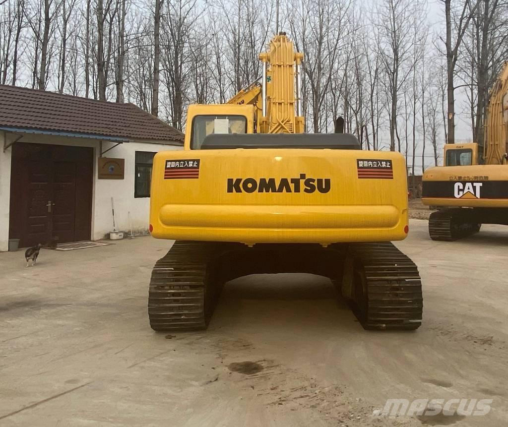 Komatsu PC 220-8 حفارات زحافة