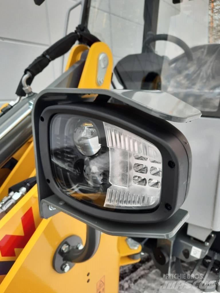 Wacker Neuson WL 28 لوادر بعجل