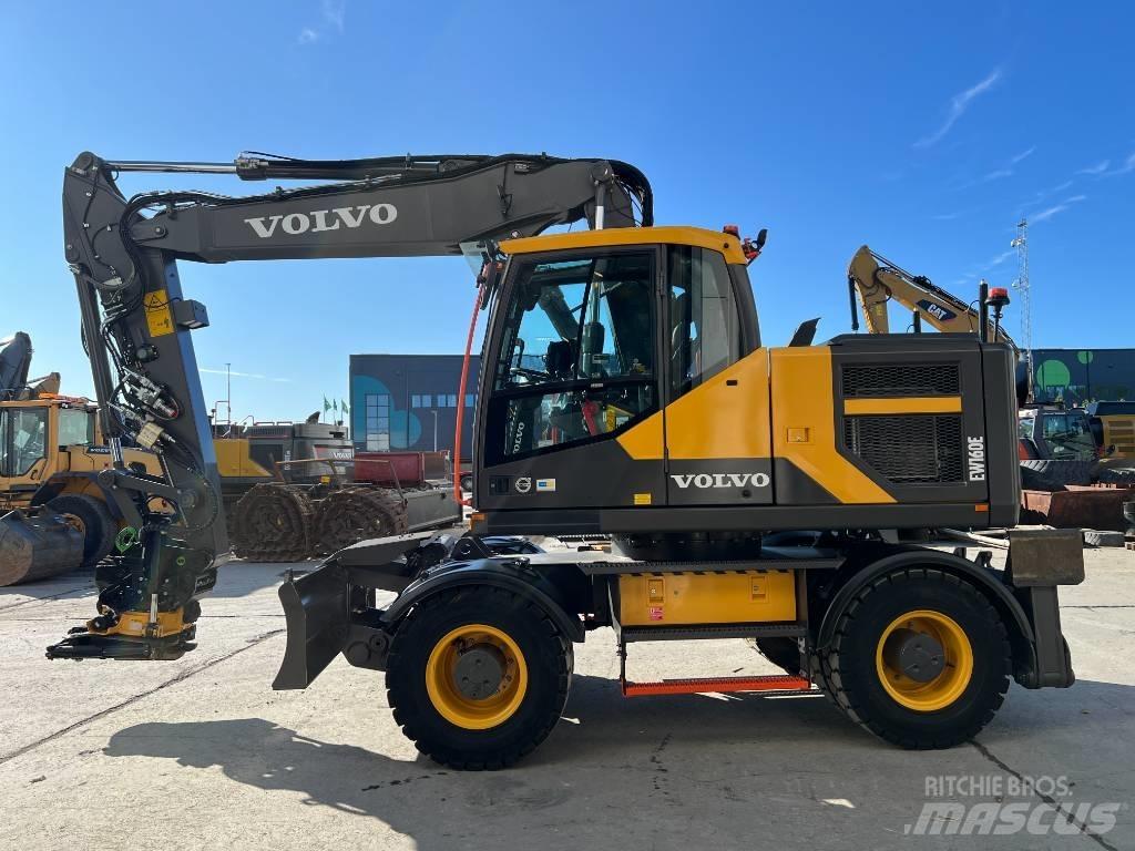 Volvo EW 160 E حفارات بعجل
