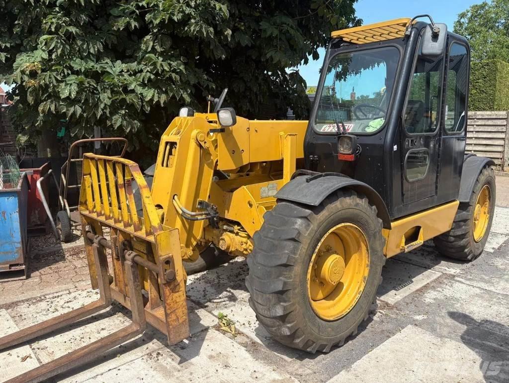 CAT TH62 معدات مناولة لأغراض الزراعة