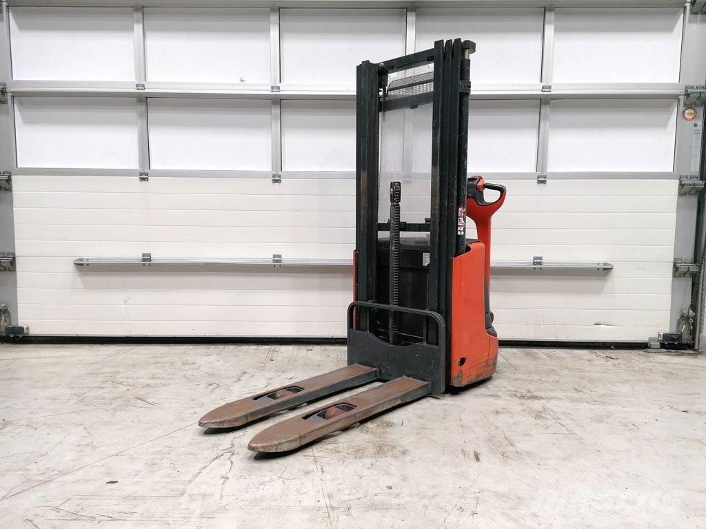 Linde L10 معدات التكديس الجوالة