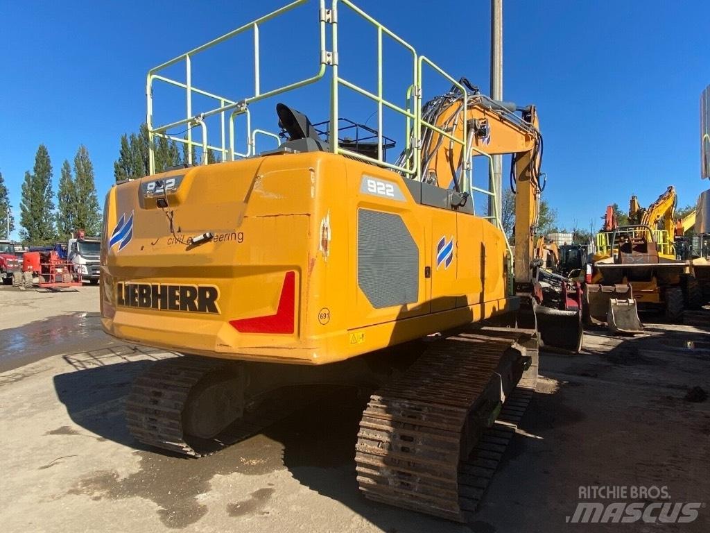 Liebherr R 922 حفارات زحافة