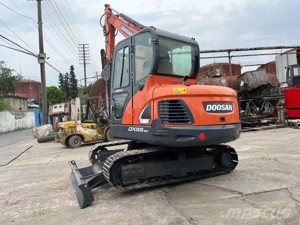 Doosan DX 55 حفارات صغيرة أقل من 7 طن (حفارات صغيرة)