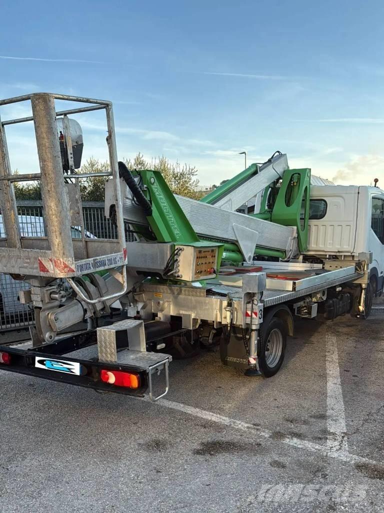 Multitel MX 250 المنصات الهوائية المثبتة على شاحنة